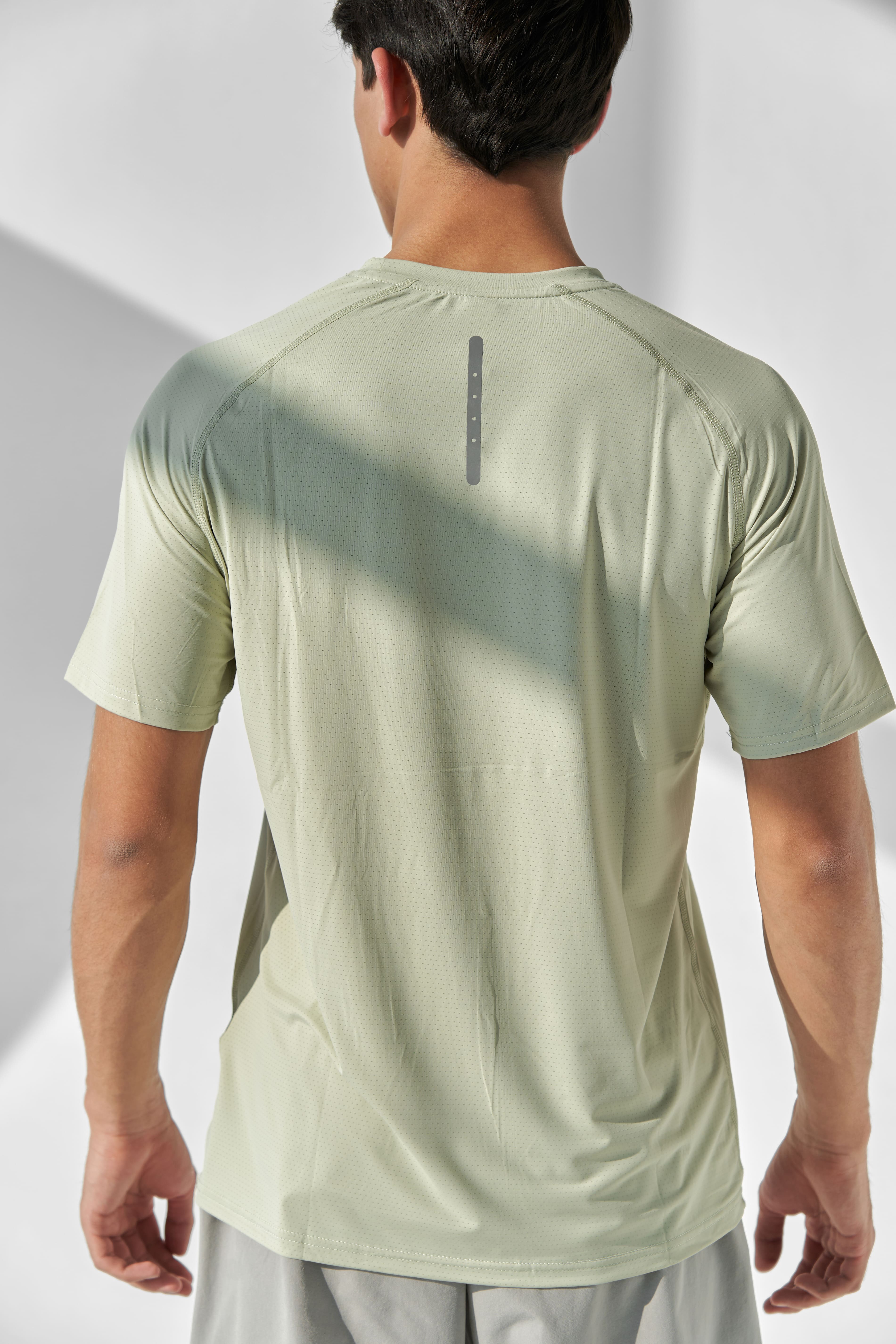 Erkaklar uchun Run fitnes futbolkasi